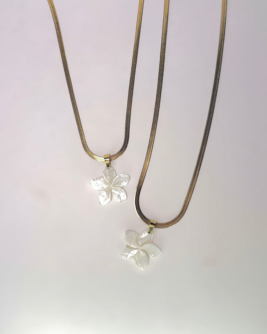 Hawaiian Flower Pearl Necklace