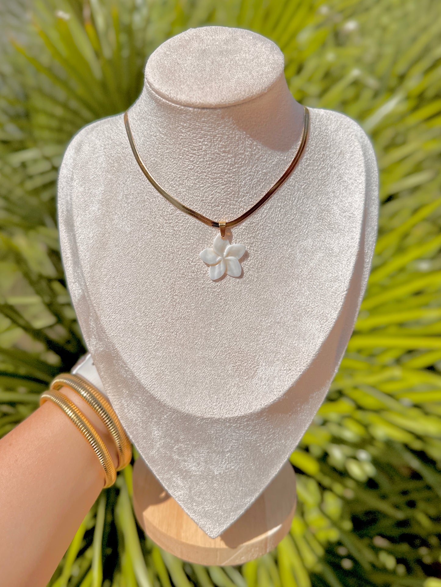 Hawaiian Flower Pearl Necklace