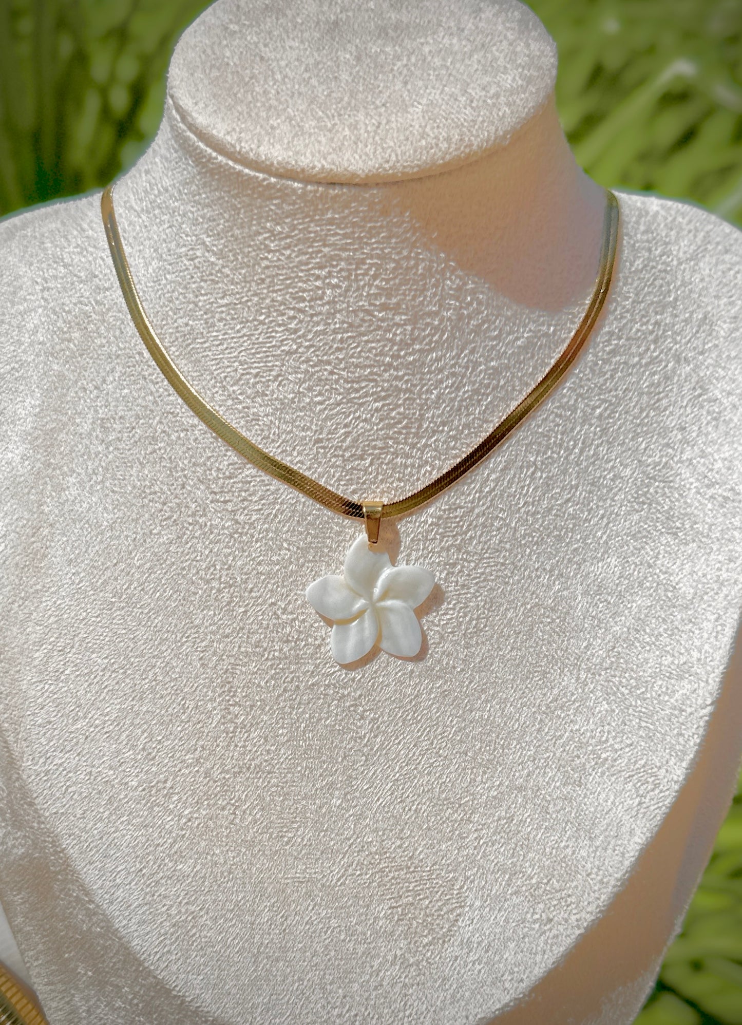 Hawaiian Flower Pearl Necklace